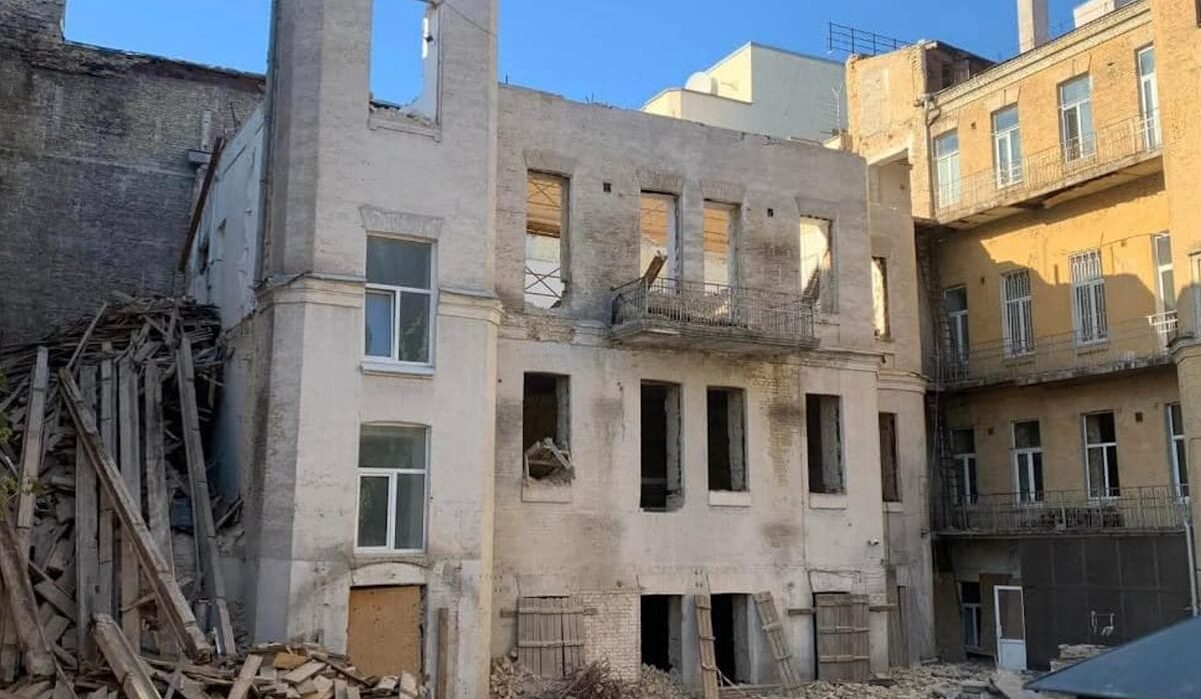 Статус памʼятки скасував суд для будівлі Київського повітового земства. Фото: Дмитро Перов