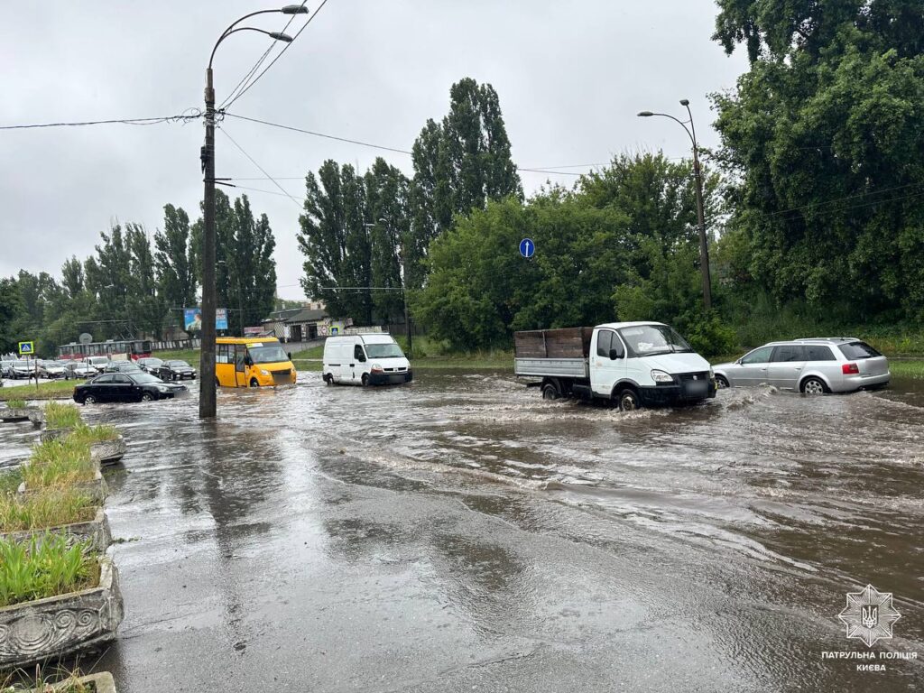 Злива у Києві.